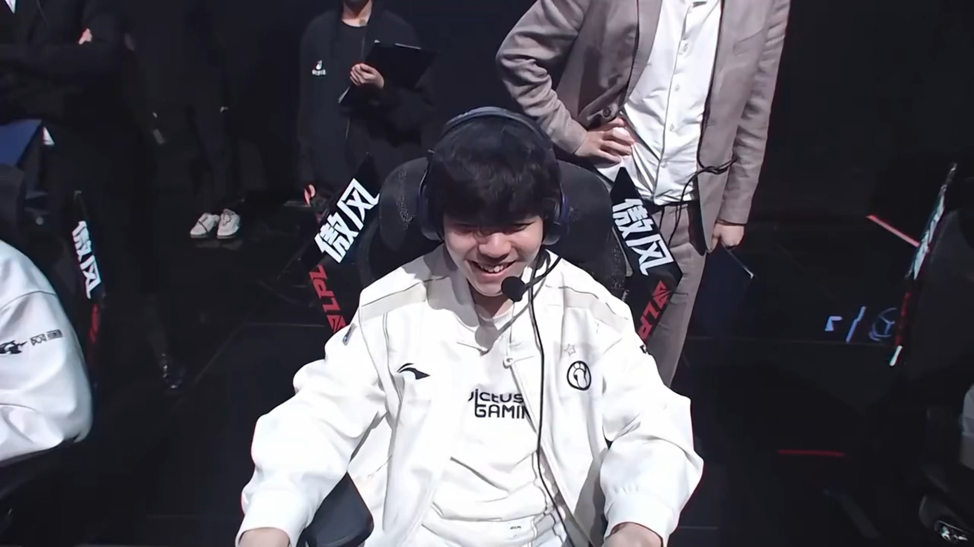 ABG欧博-Rookie在巴黎圣日耳曼比赛中晋级下一阶段，最后时刻胜出引发热议！