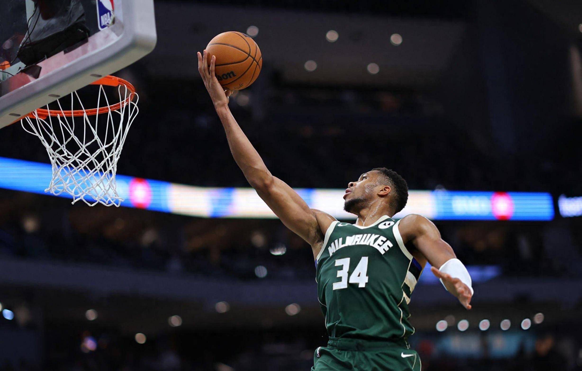 塔图姆连续十场比赛得分超过出色发挥，美国队不断突破！