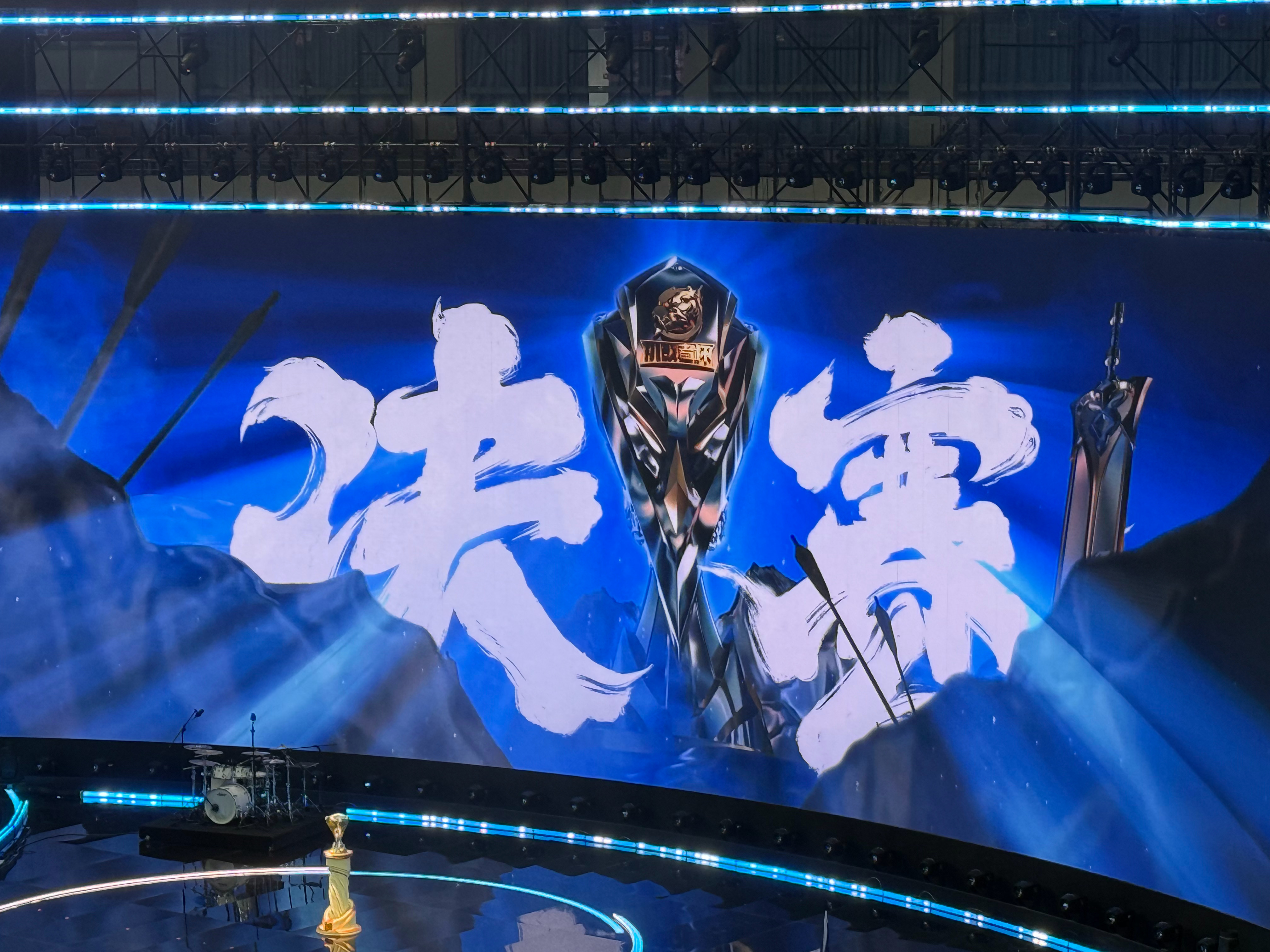 欧博- 刷新纪录首场状态出色，C9观众沸腾！，字母哥重返赛场再创辉煌时刻