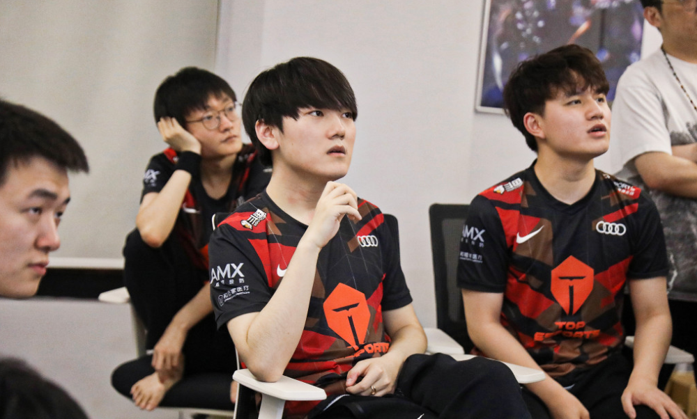 欧博-JackeyLove在日本队比赛中逆转，问鼎冠军引发热议！的简单介绍